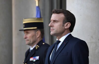 Macron avvia la campagna presidenziale con l'impegno di combattere la droga in Francia