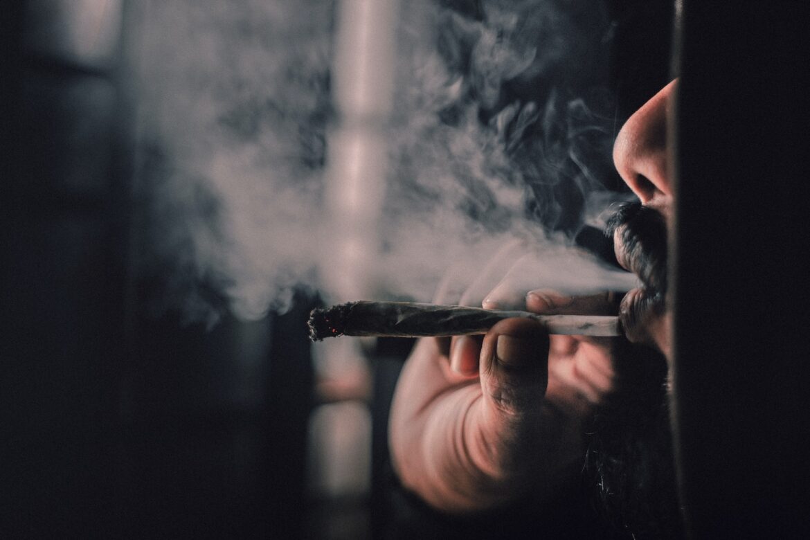 cannabis-joint-roken
