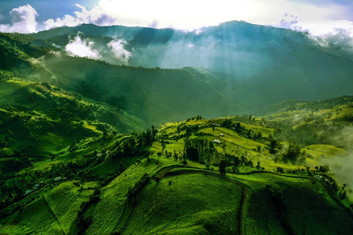 begroeide-bergen-in-Ecuador